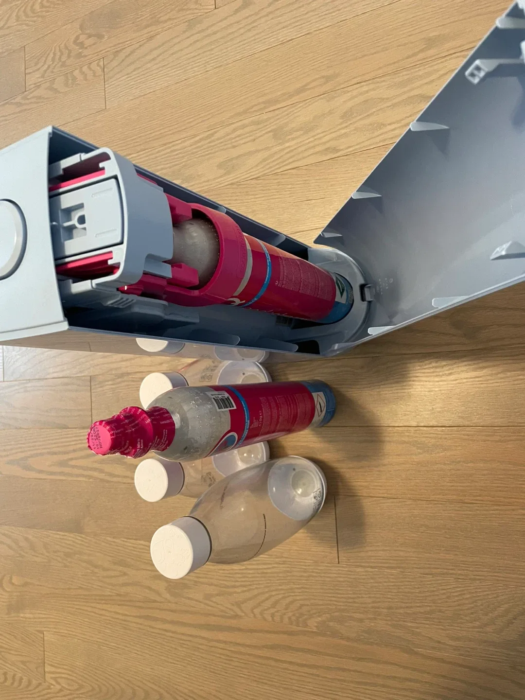 SodaStream Terra with Accessories image indicator(2)