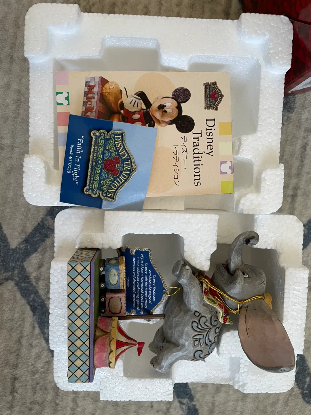 Disney Traditions Dumbo "Faith in Flight" Figurine image indicator(2)