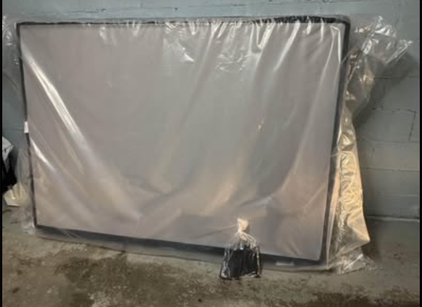 Brand new double size bed with box spring and legs - photo 2