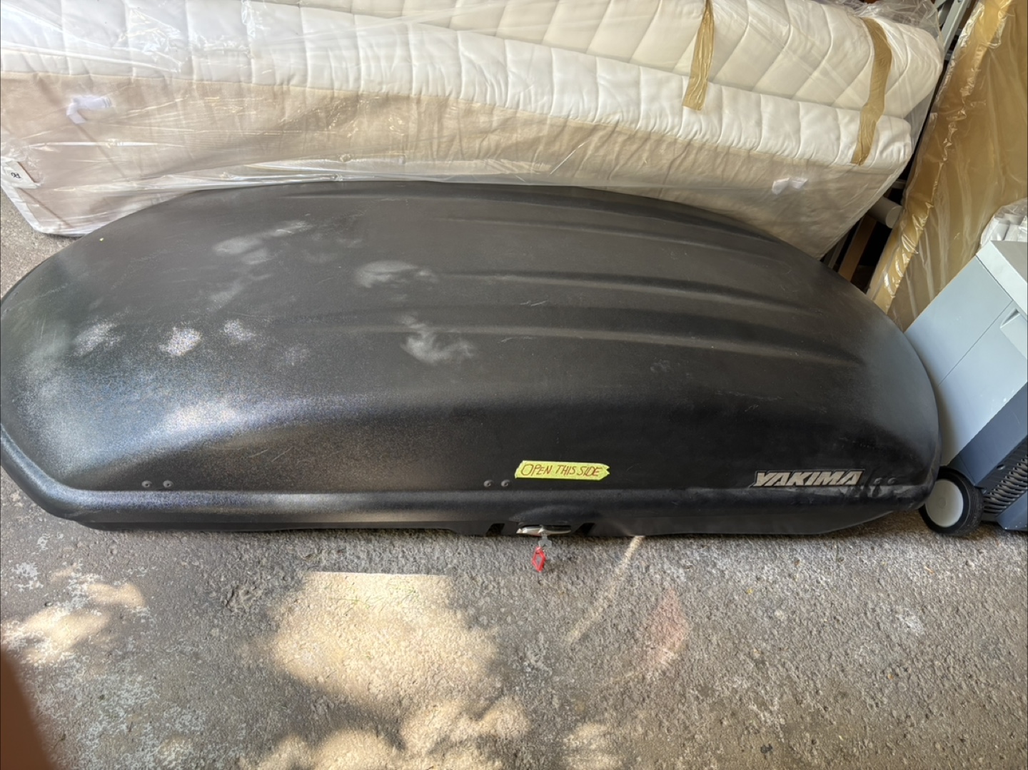 Yakima Cargo roof Carrier - Black