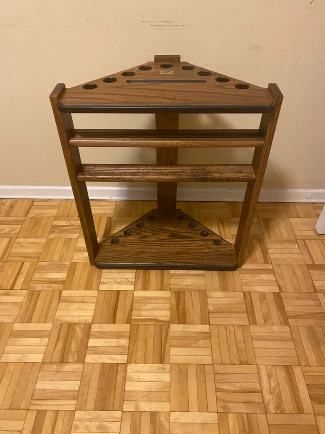 Deluxe Corner Billiard/Pool Cue Rack image indicator(2)