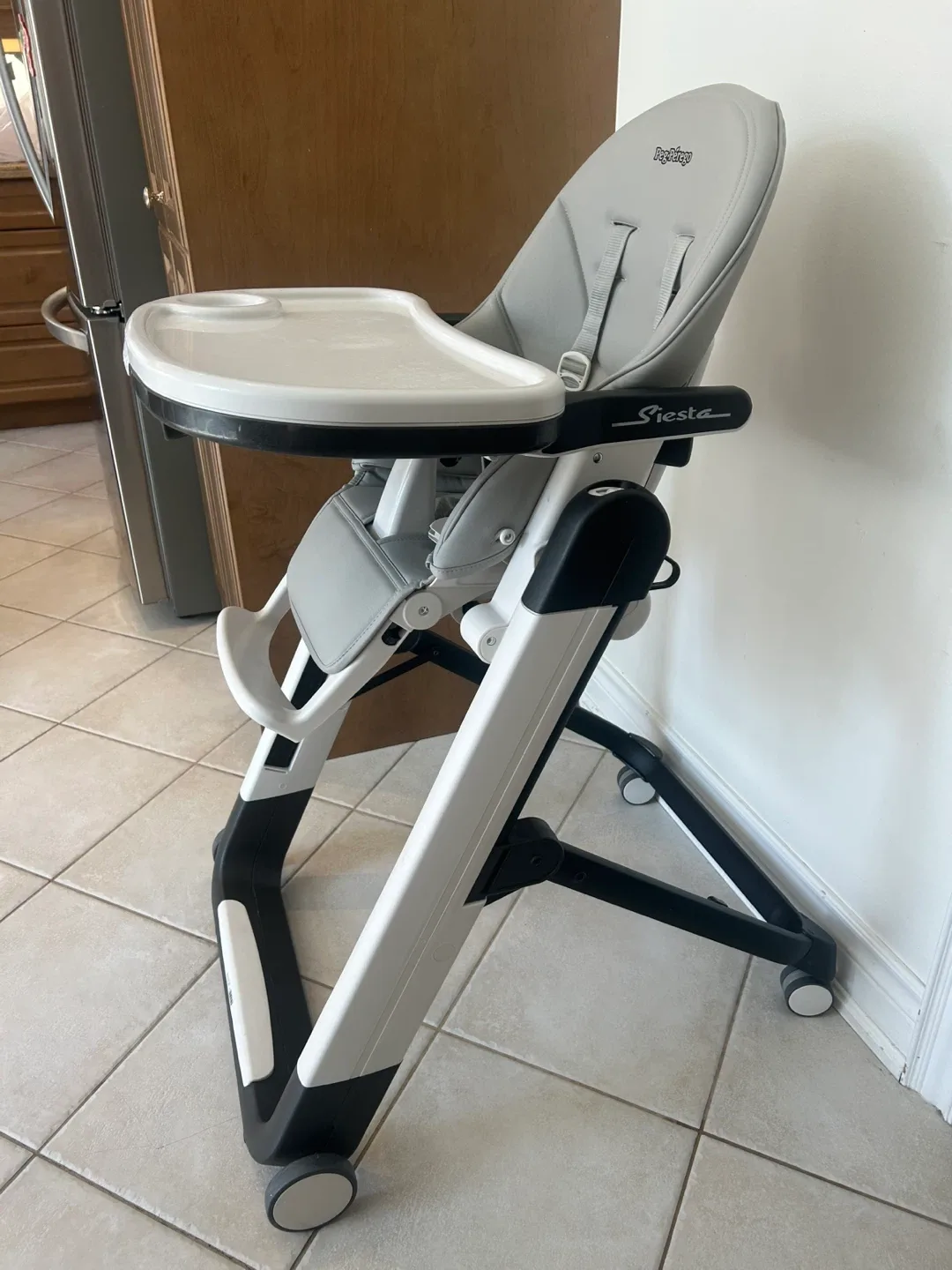 Peg Perego Siesta High Chair - Grey image indicator(2)