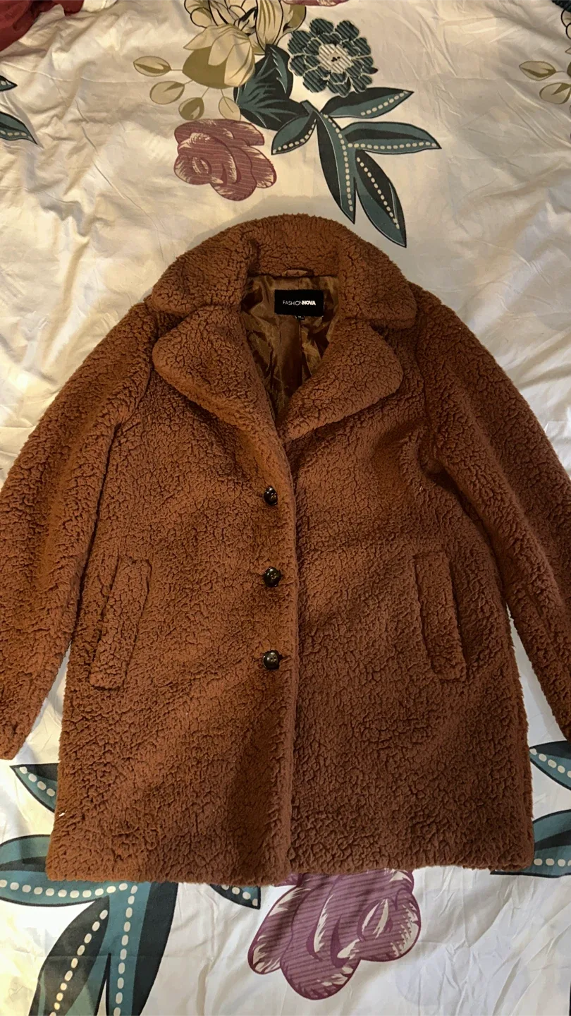 Fashion Nova Brown Teddy Soft Coat Size M image indicator(4)