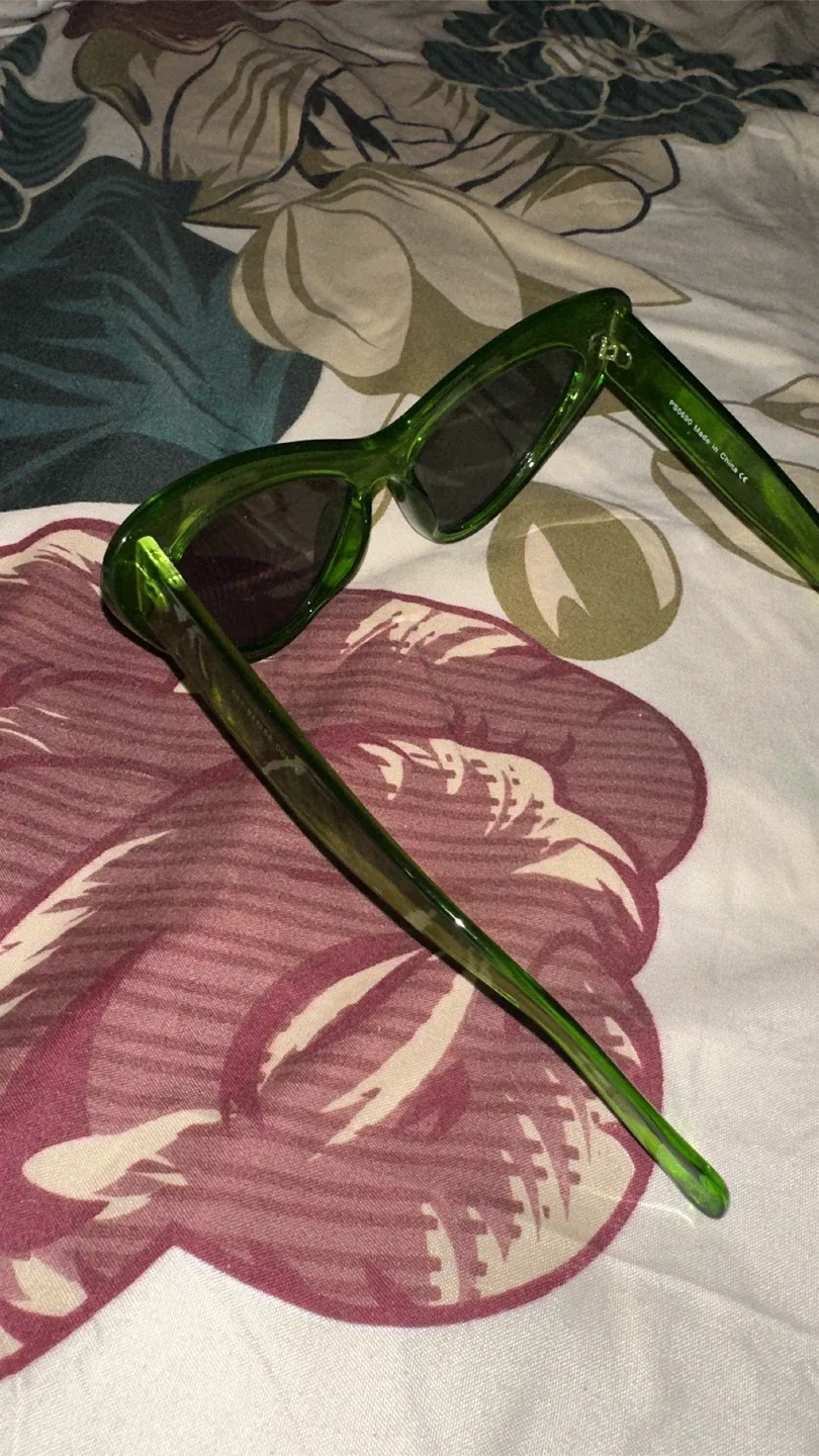 Green Cat Eye Sunglasses image indicator(4)