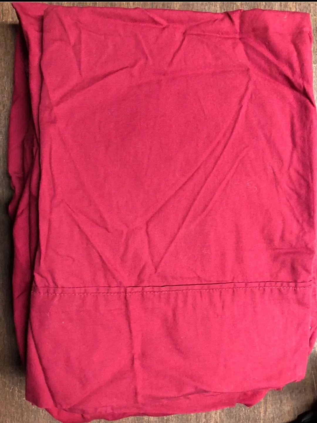 Maroon coloured Queen Fitted Sheet plus two pillowcases - Cotton image indicator(3)