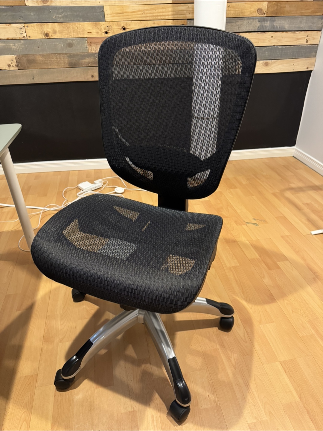 Black Mesh Office Chair - photo 3