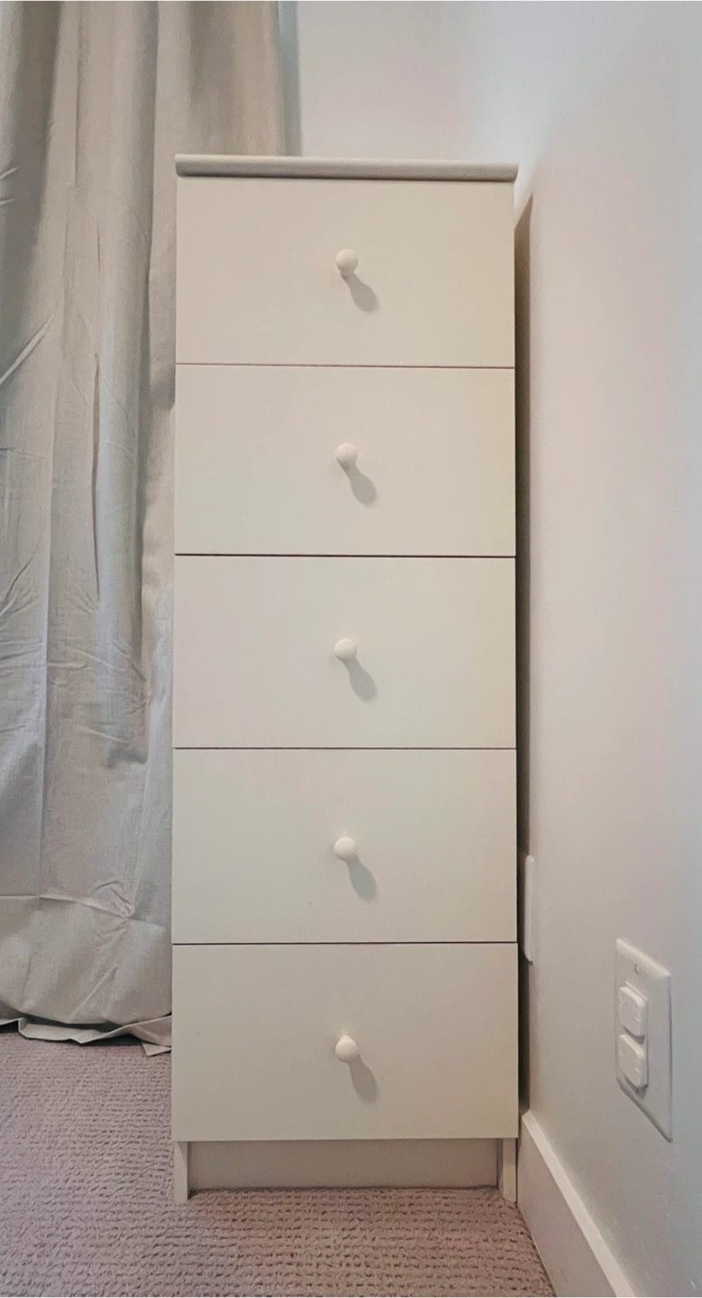 White 5-Drawer Dresser - Excellent Condition!
