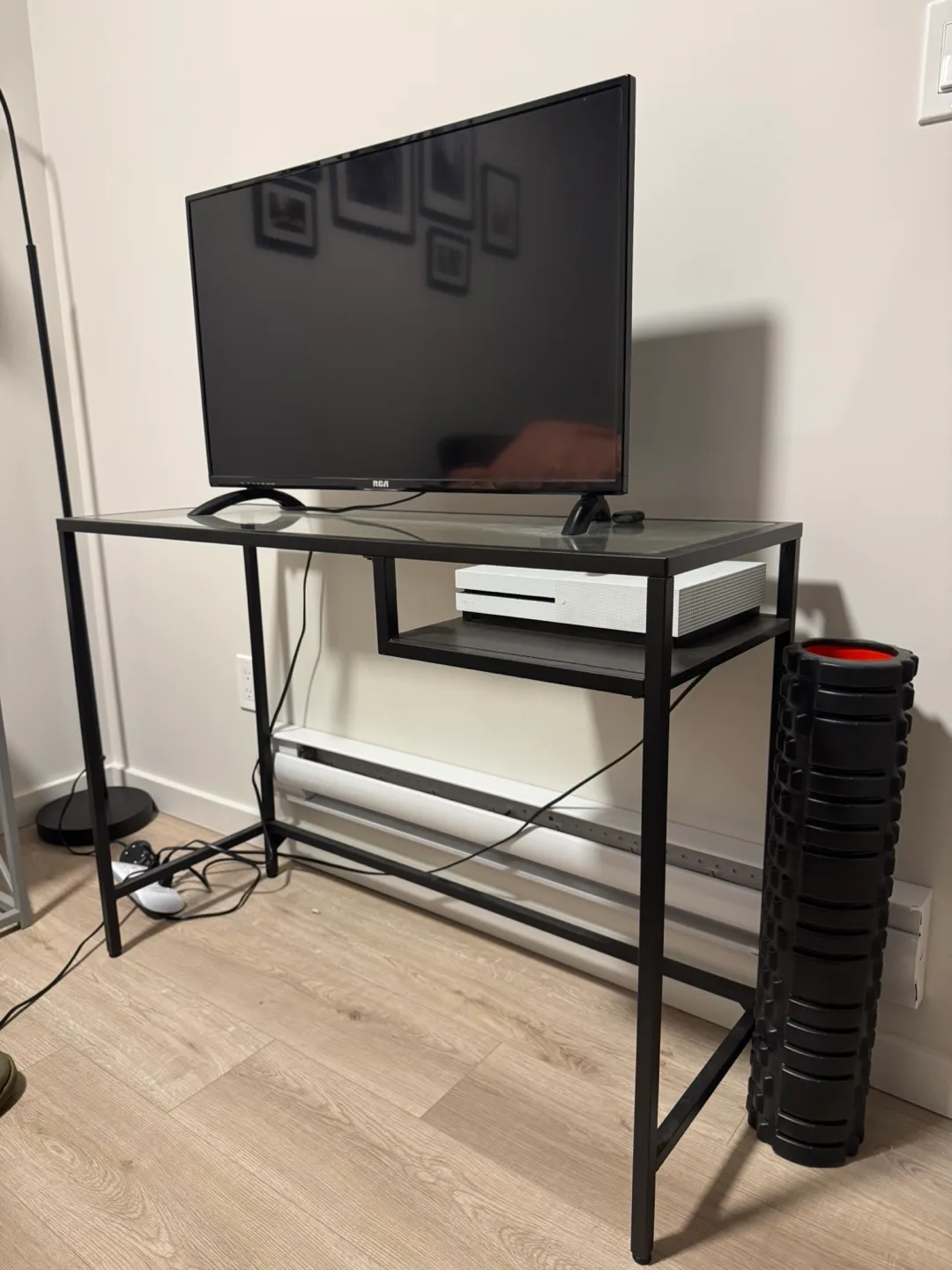 Ikea Laptop Table / Tv stand thumbnail