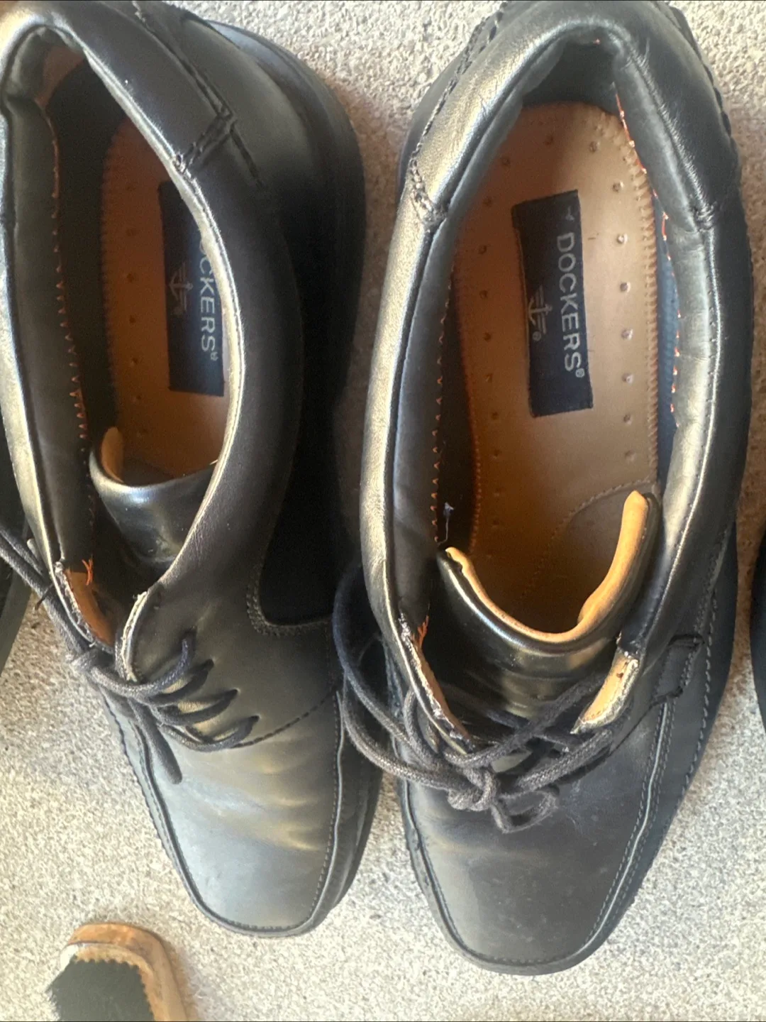 Dockers Black Leather Dress Shoes - Men’s 9.5W image indicator(2)
