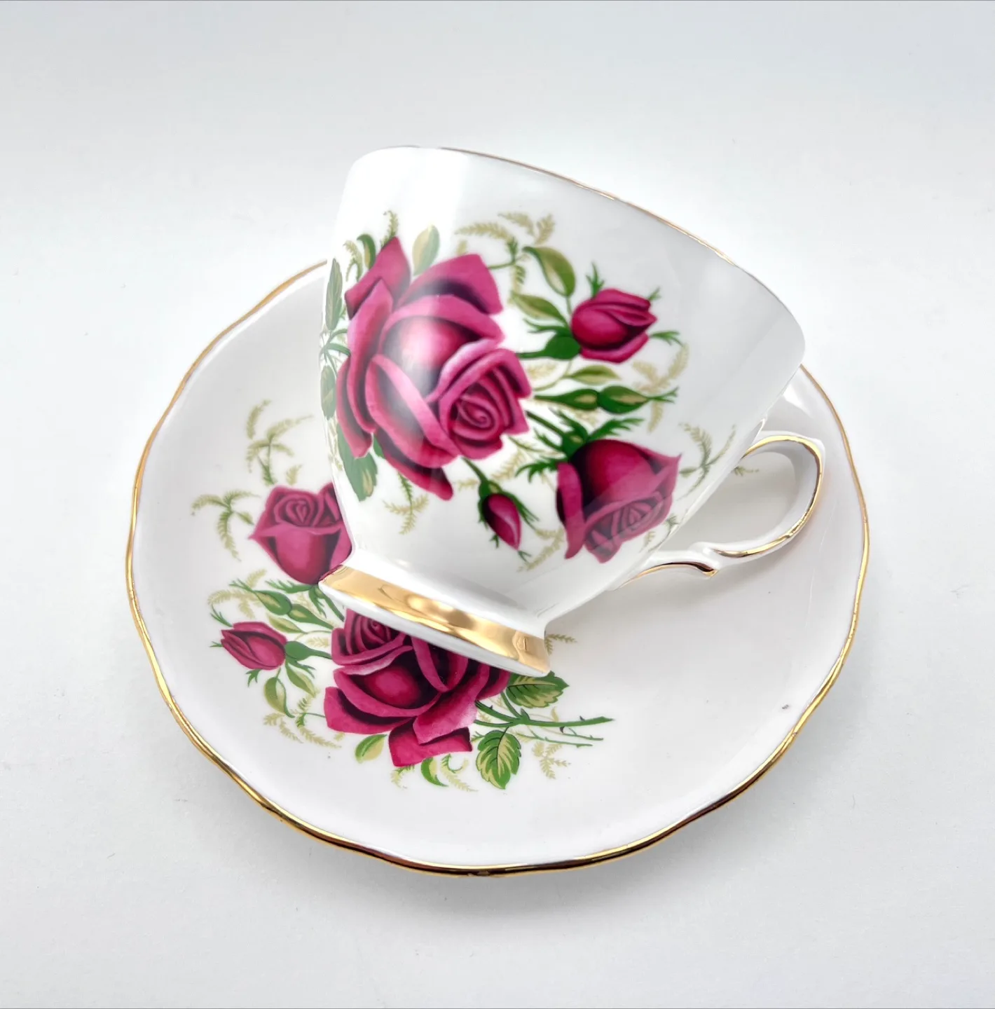 Colclough roses teacup image indicator(2)