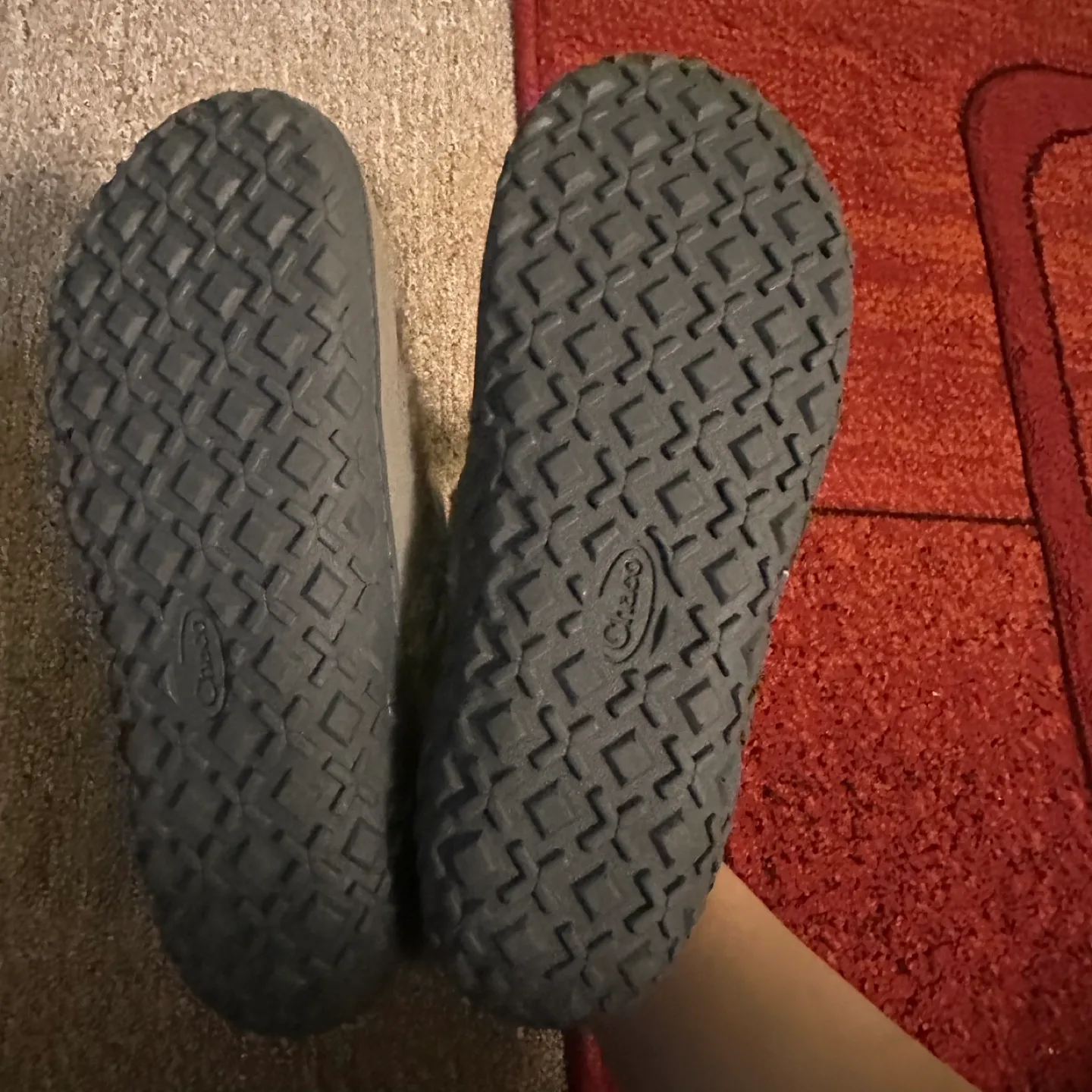 Chaco Kids' JCH180350 Gray Slippers - Size 4 image indicator(3)