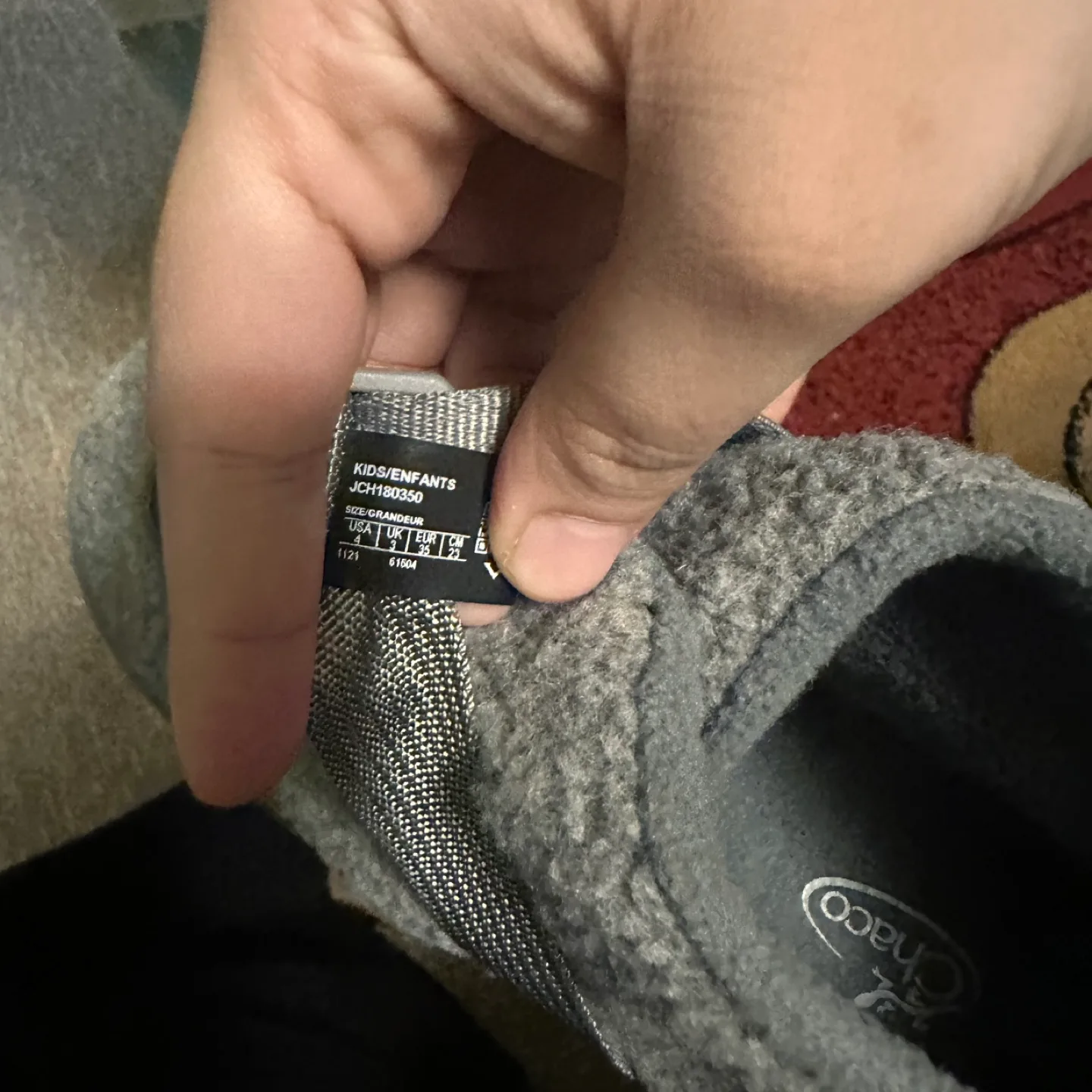 Chaco Kids' JCH180350 Gray Slippers - Size 4 image indicator(4)