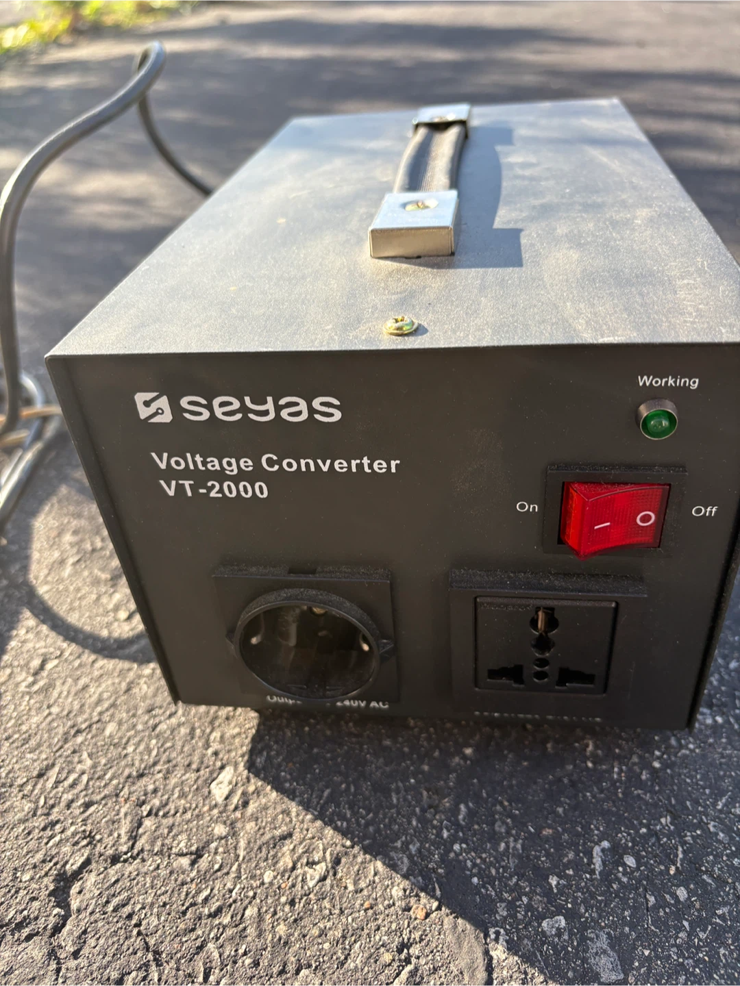 Seyas VT-2000 Voltage Converter