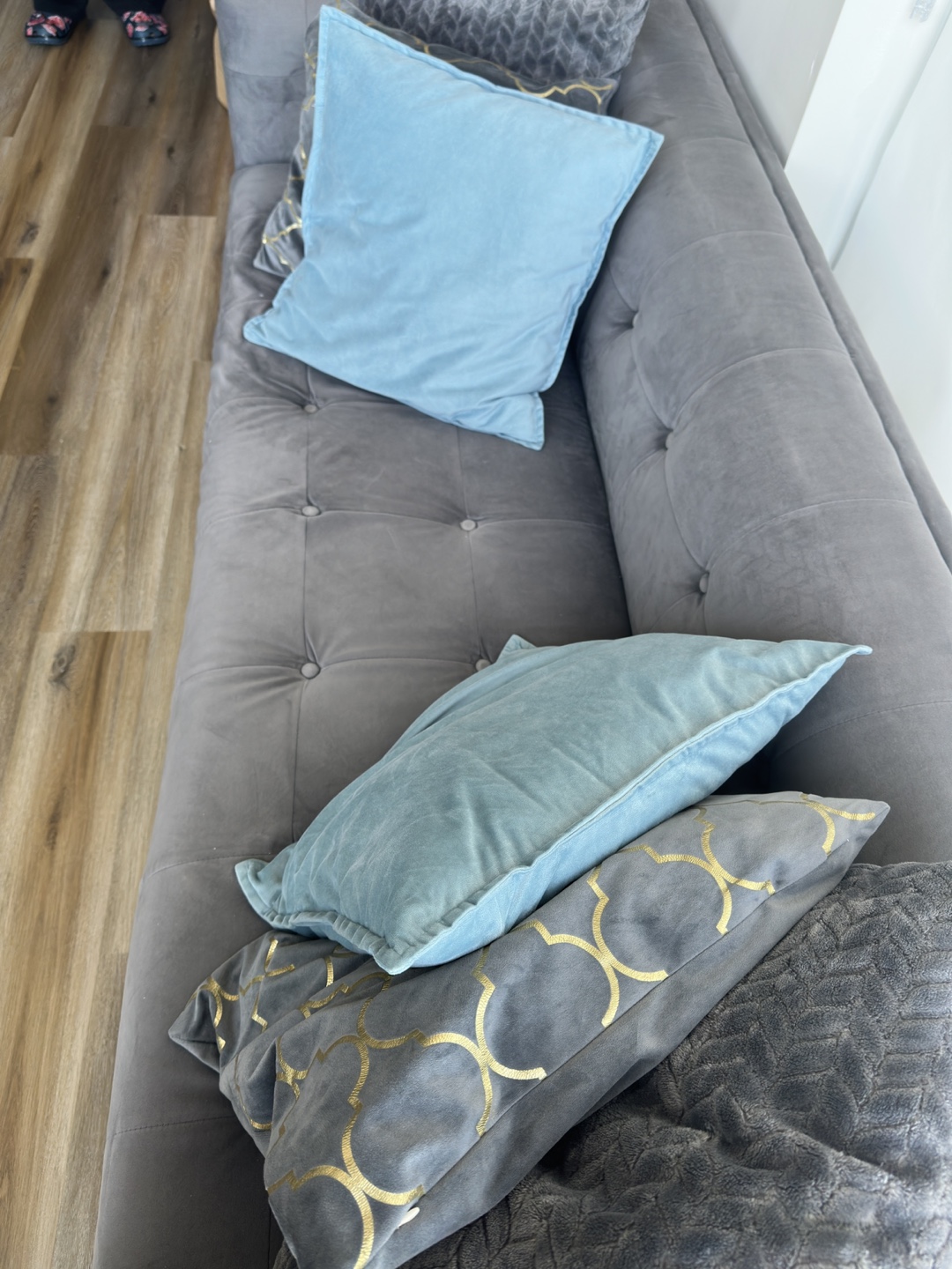 Structube Grey couch with Pillows - photo 4