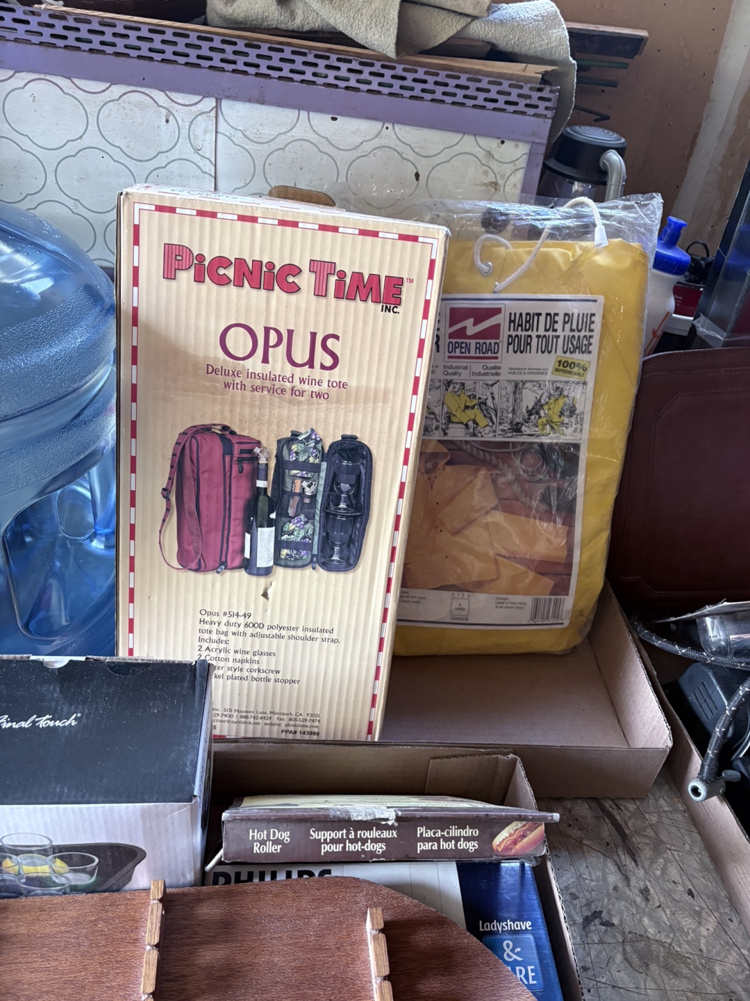 Picnic Time Opus Wine Tote with Service for Two