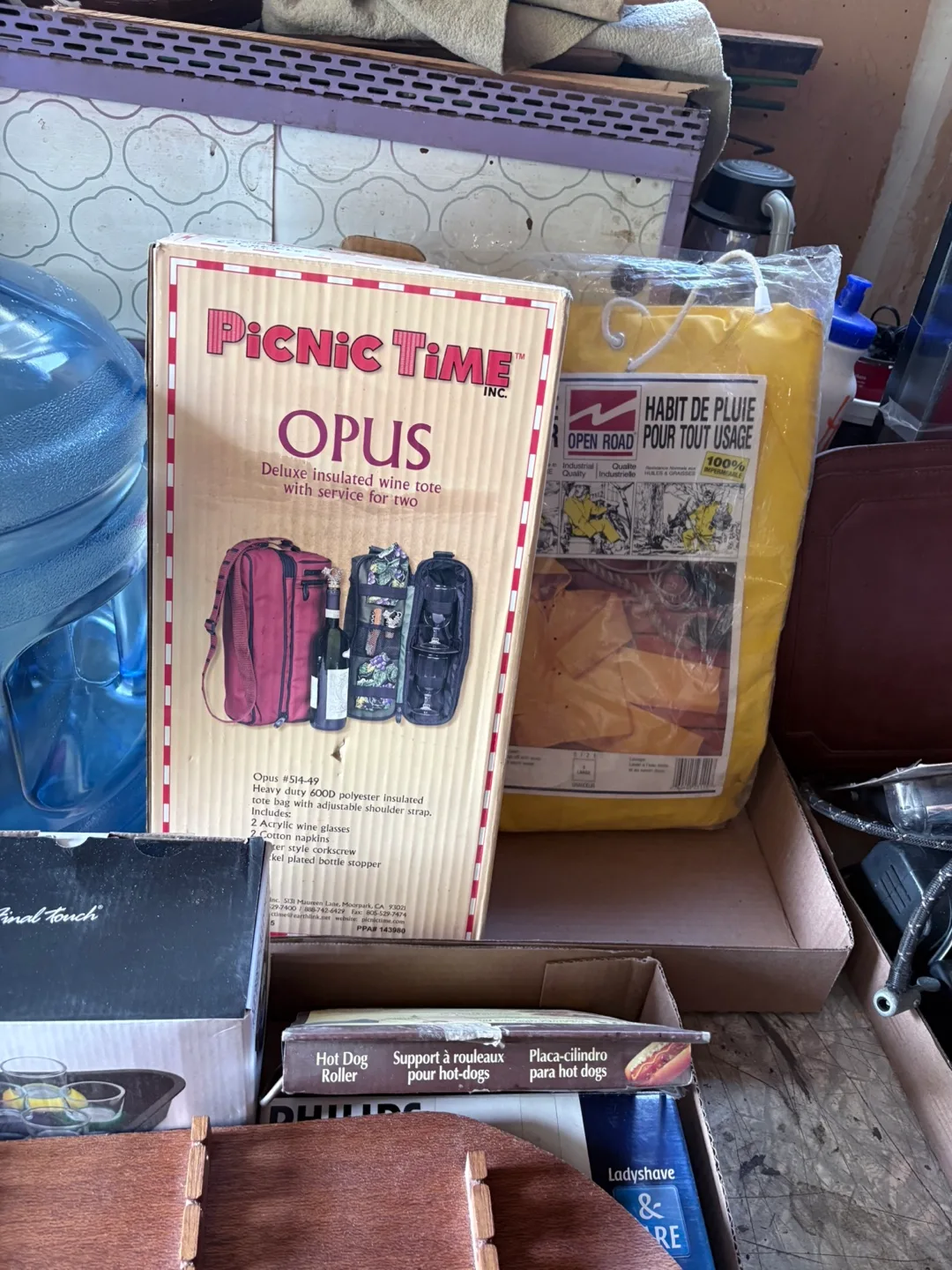 Picnic Time Opus Wine Tote with Service for Two thumbnail