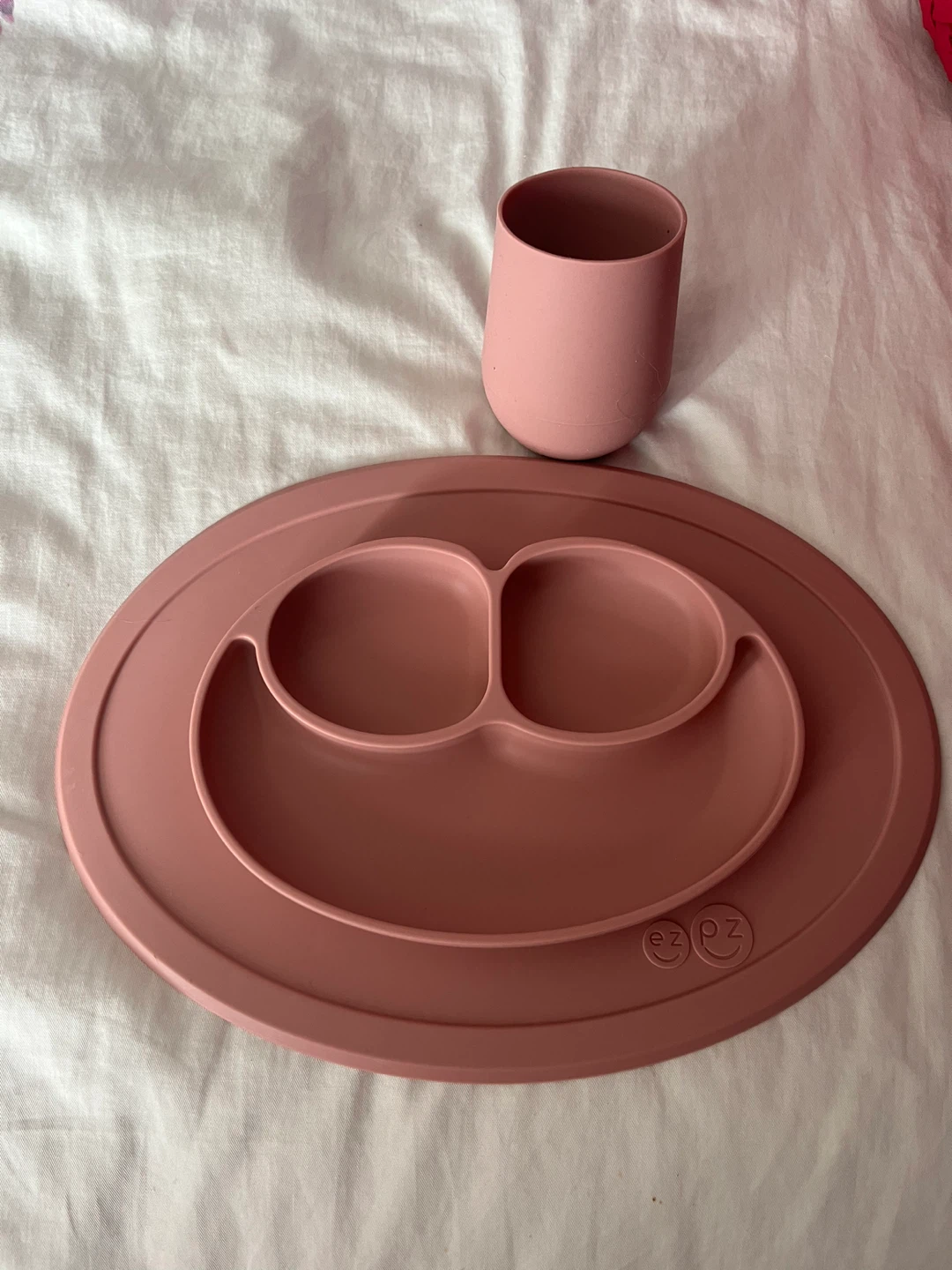 ezpz Happy Mat & Tiny Cup - Blush