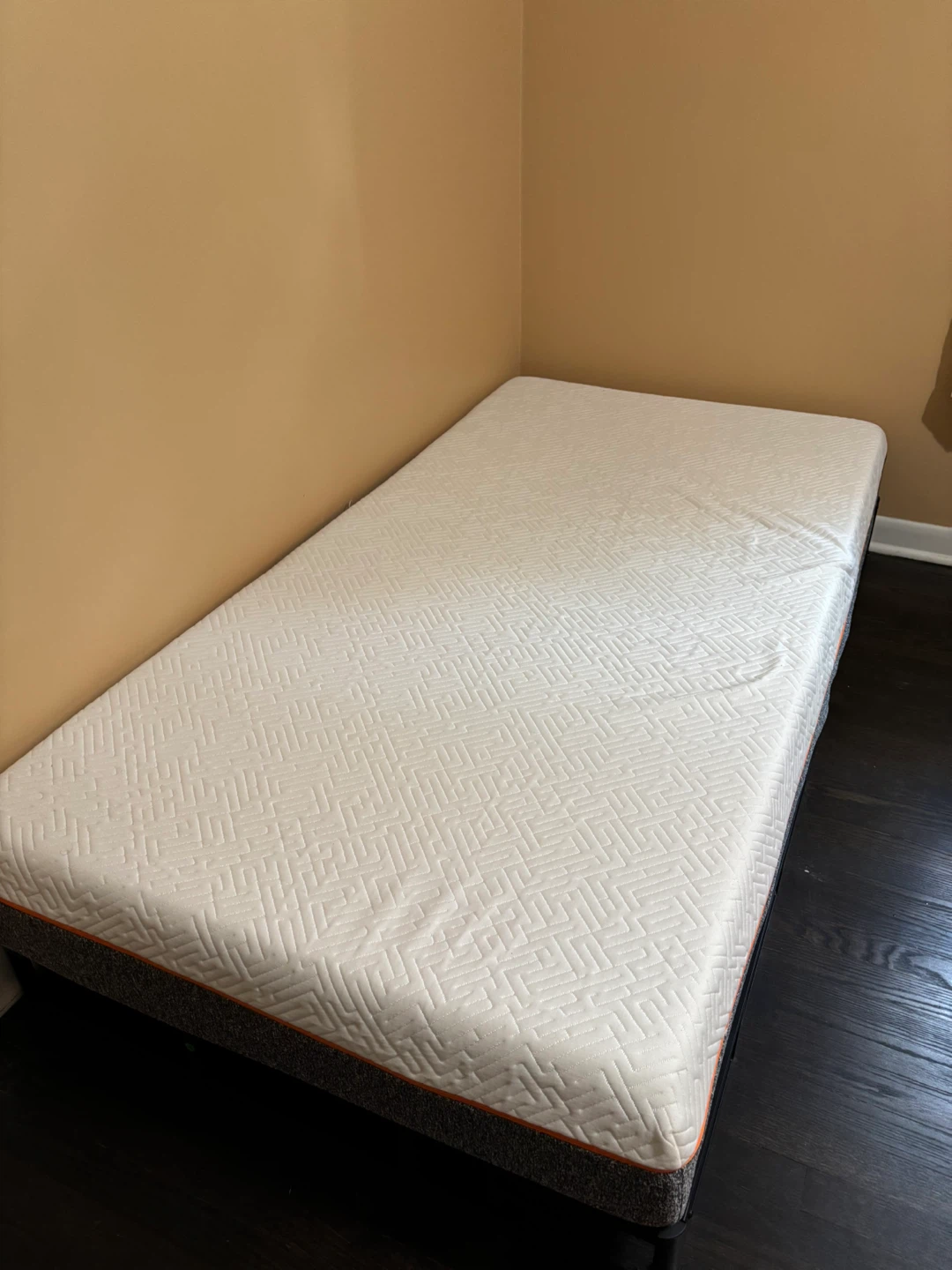 Twin Size Mattress and short frame - photo 2