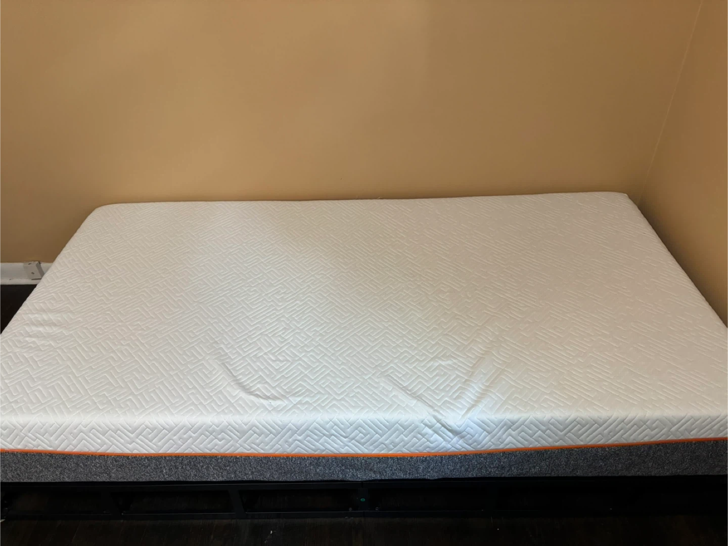 Twin Size Mattress and short frame - photo 3
