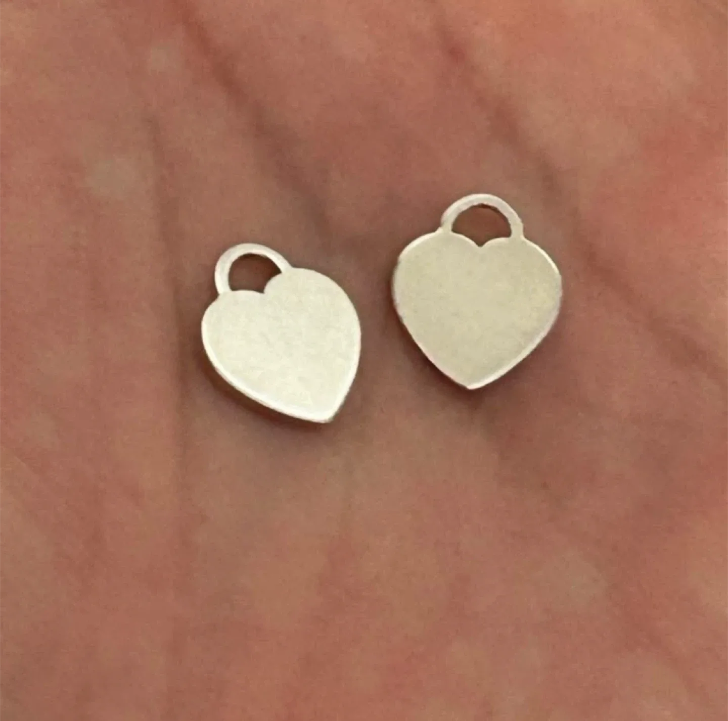 💯 AUTHENTIC TIFFANY & CO. (2) MINI HEART TAGS image indicator(3)