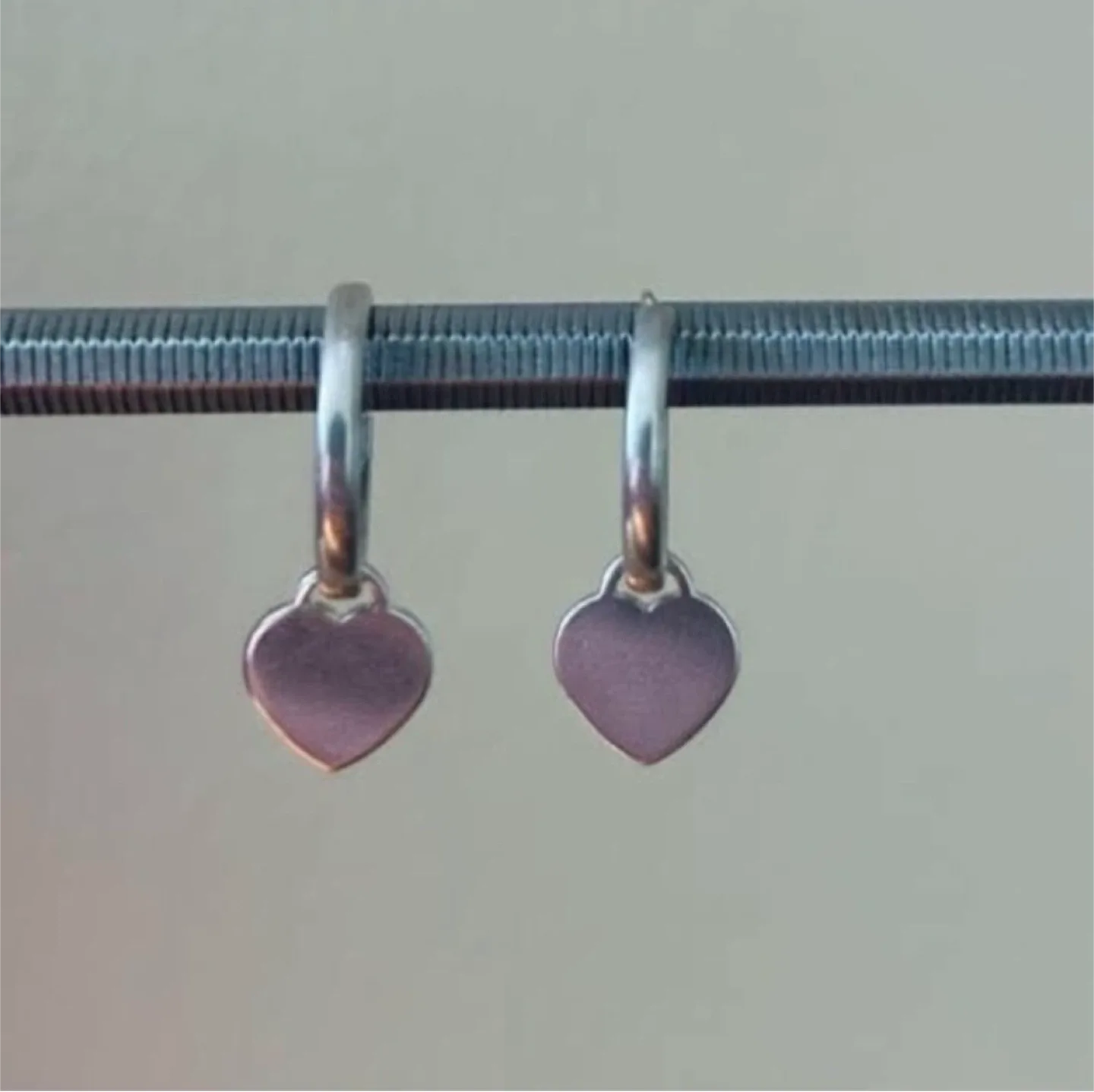 💯 AUTHENTIC TIFFANY & CO. (2) MINI HEART TAGS image indicator(2)