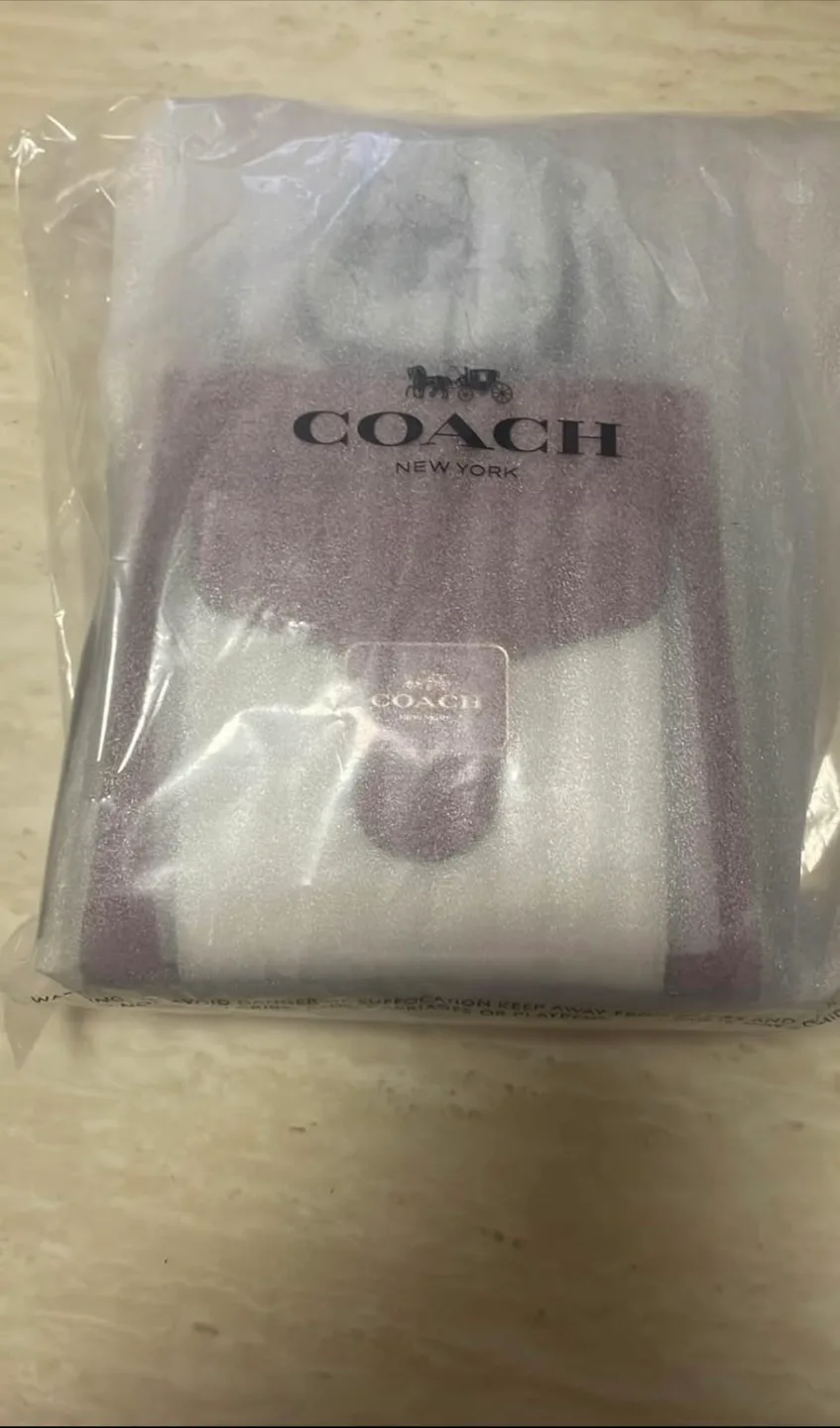 SOLD OUT ‼️Coach Mini Town Bucket Bag - Red/Cream image indicator(2)