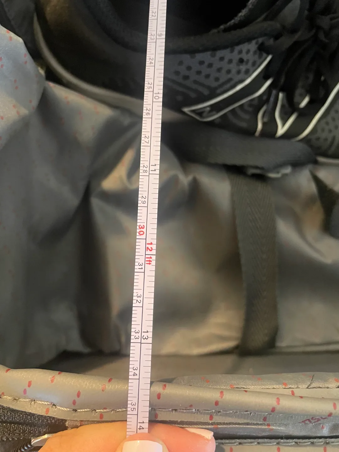 Samsonite small carry on Black Suitcase image indicator(6)