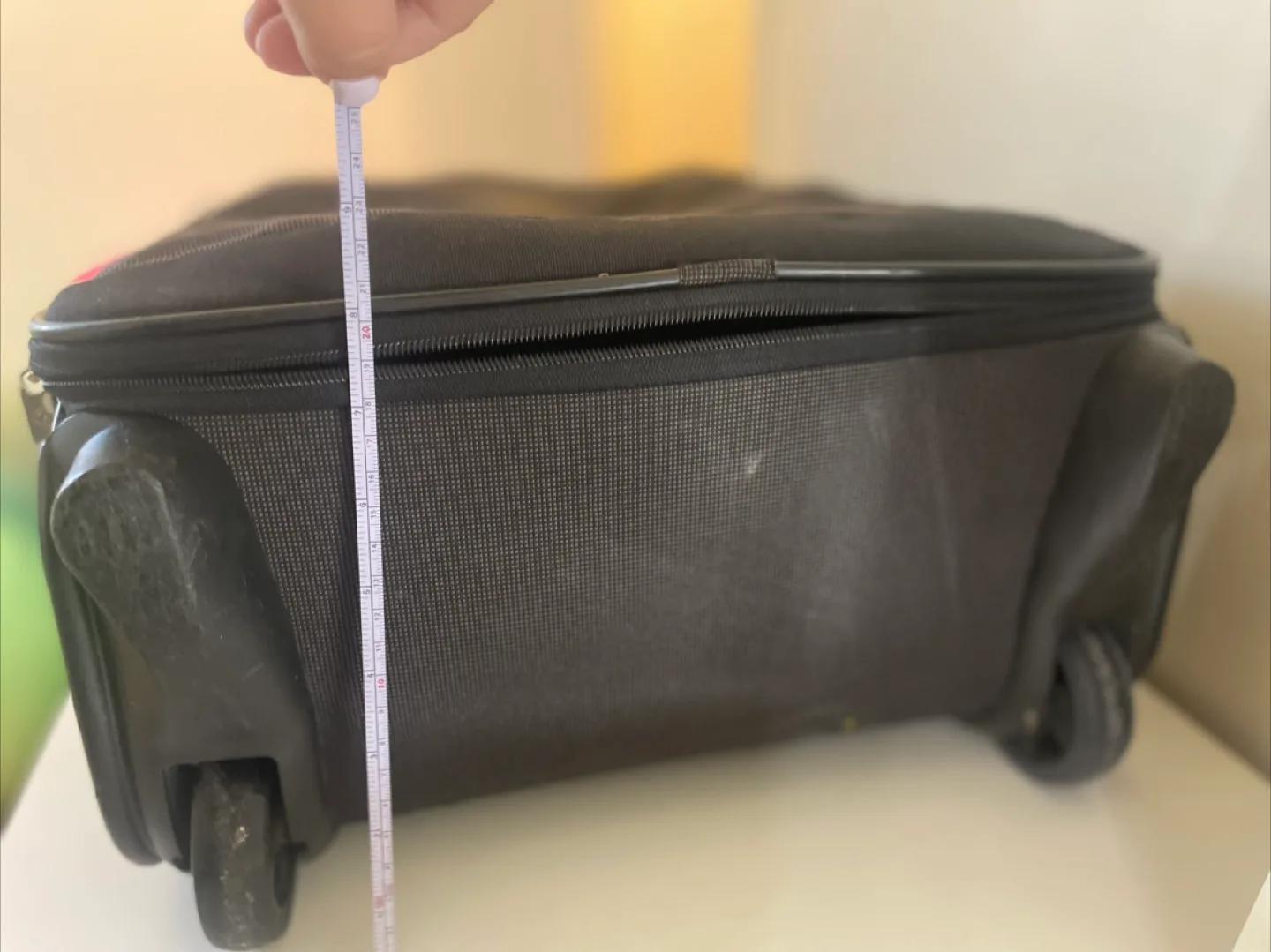 Samsonite small carry on Black Suitcase image indicator(3)