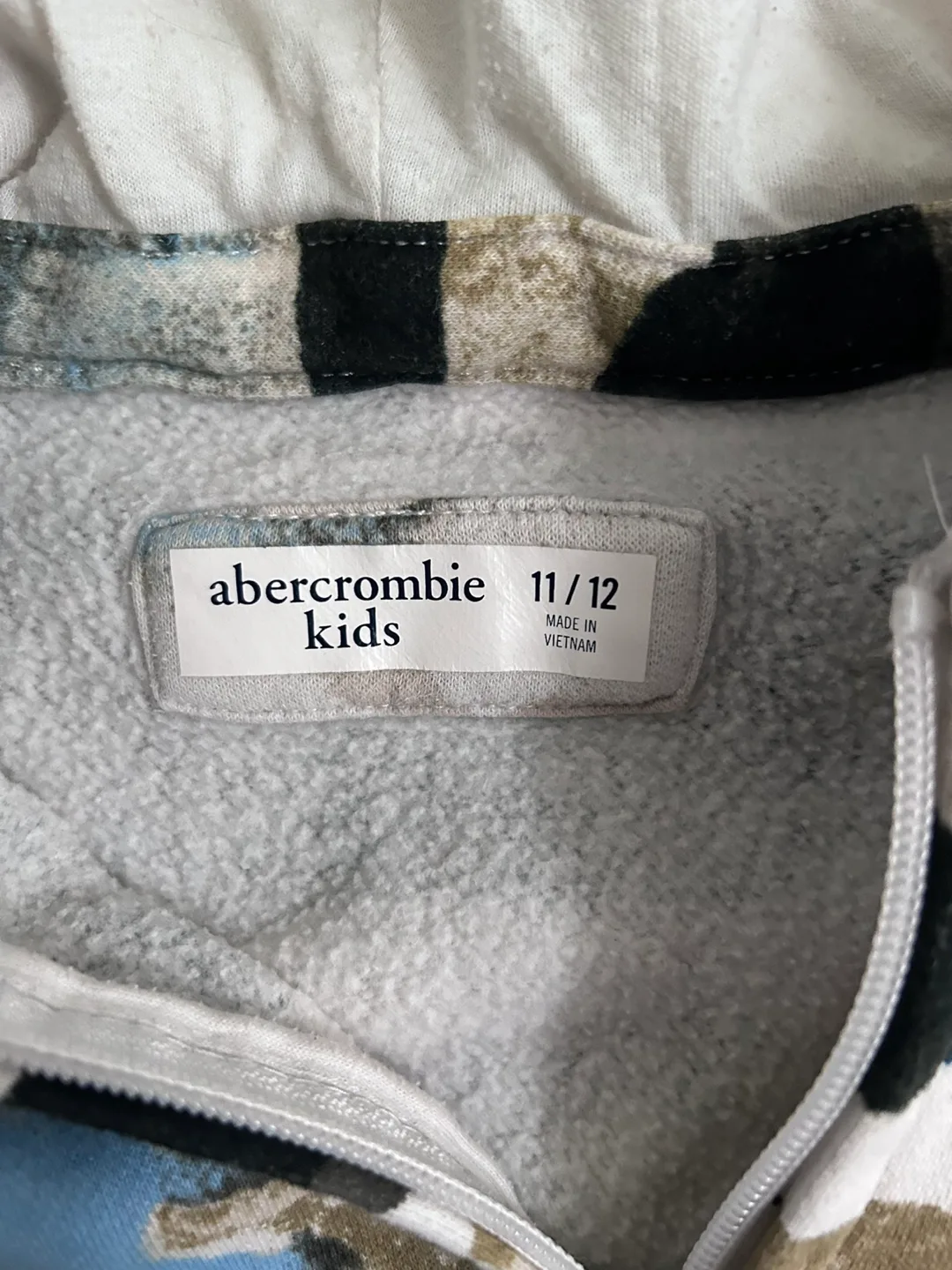 Abercrombie Kids Camo Zip-Up Hoodie, Size 11/12 image indicator(3)