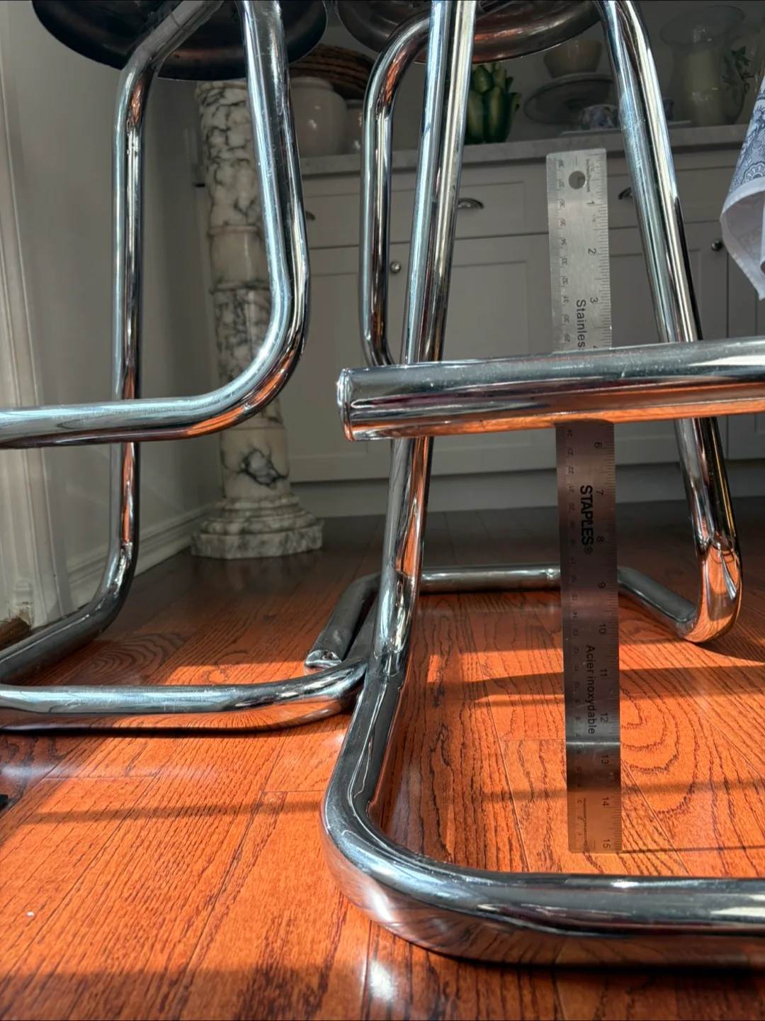 🔥 Sleek & Stylish | Iconic Chrome Barstools – Set of 3! 🔥 image indicator(4)