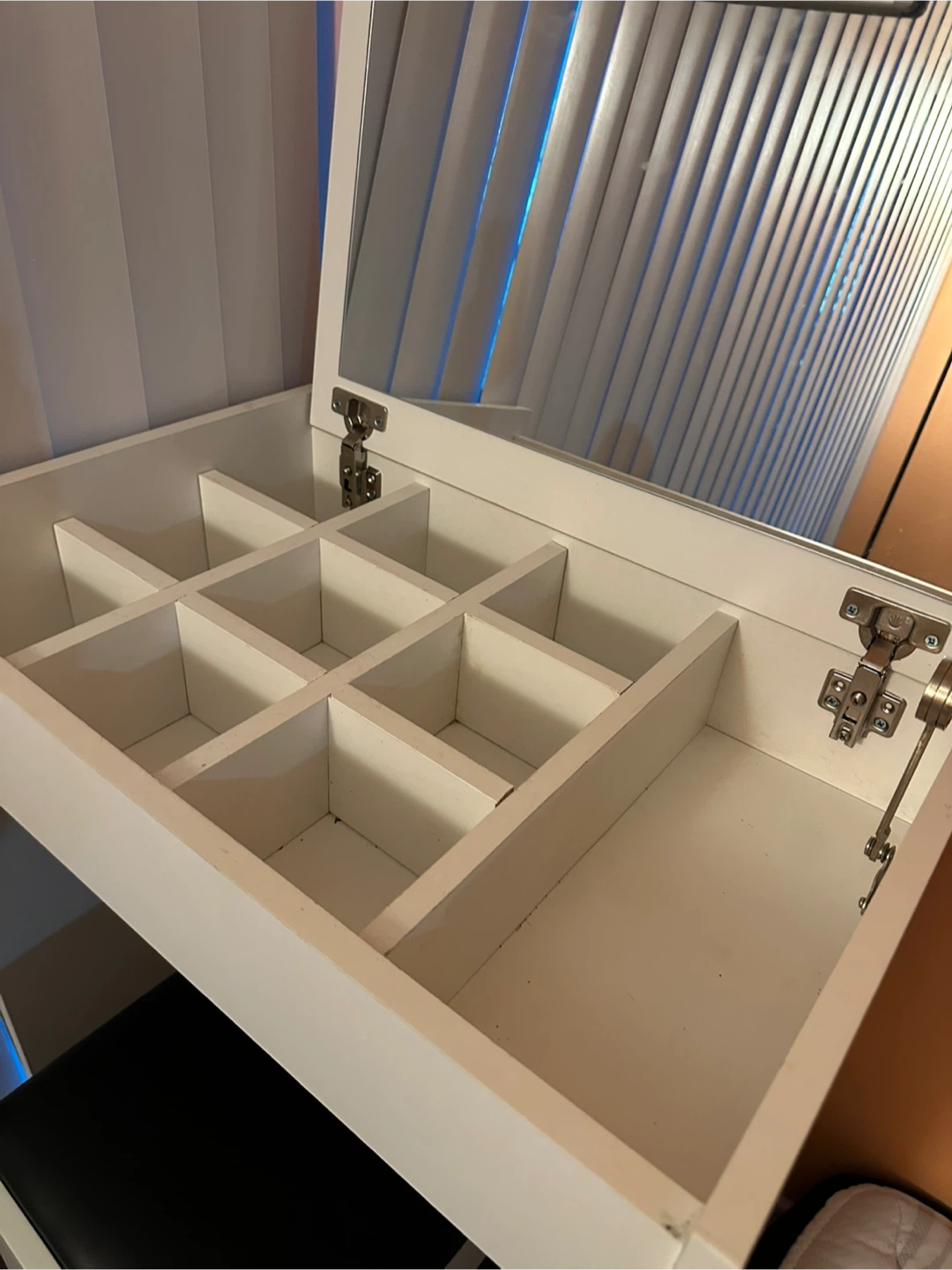 White Vanity Table with Mirror & Stool - photo 2