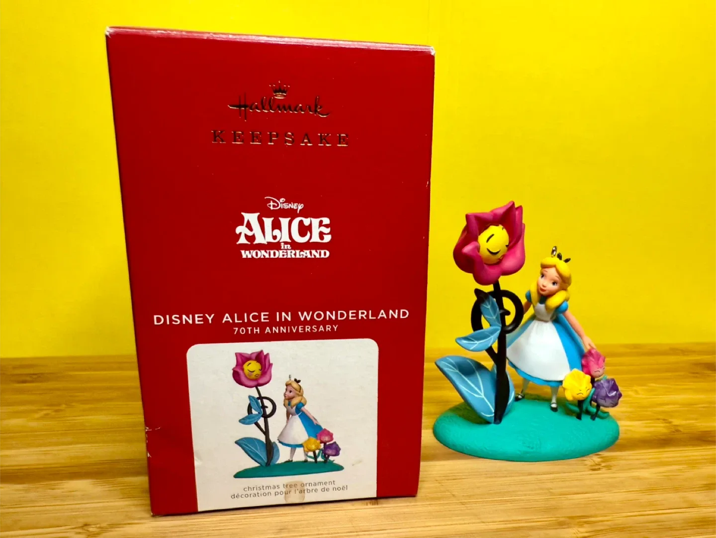 Hallmark Keepsake 2021 Disney Alice in Wonderland Ornament thumbnail
