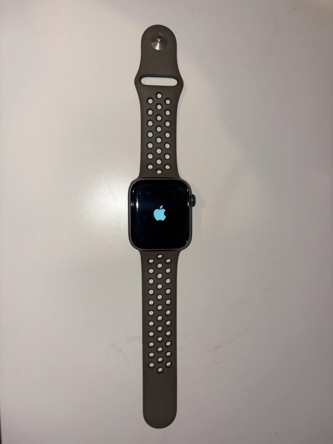 Apple Watch Series 5 (Nike Band) – Excellent Condition