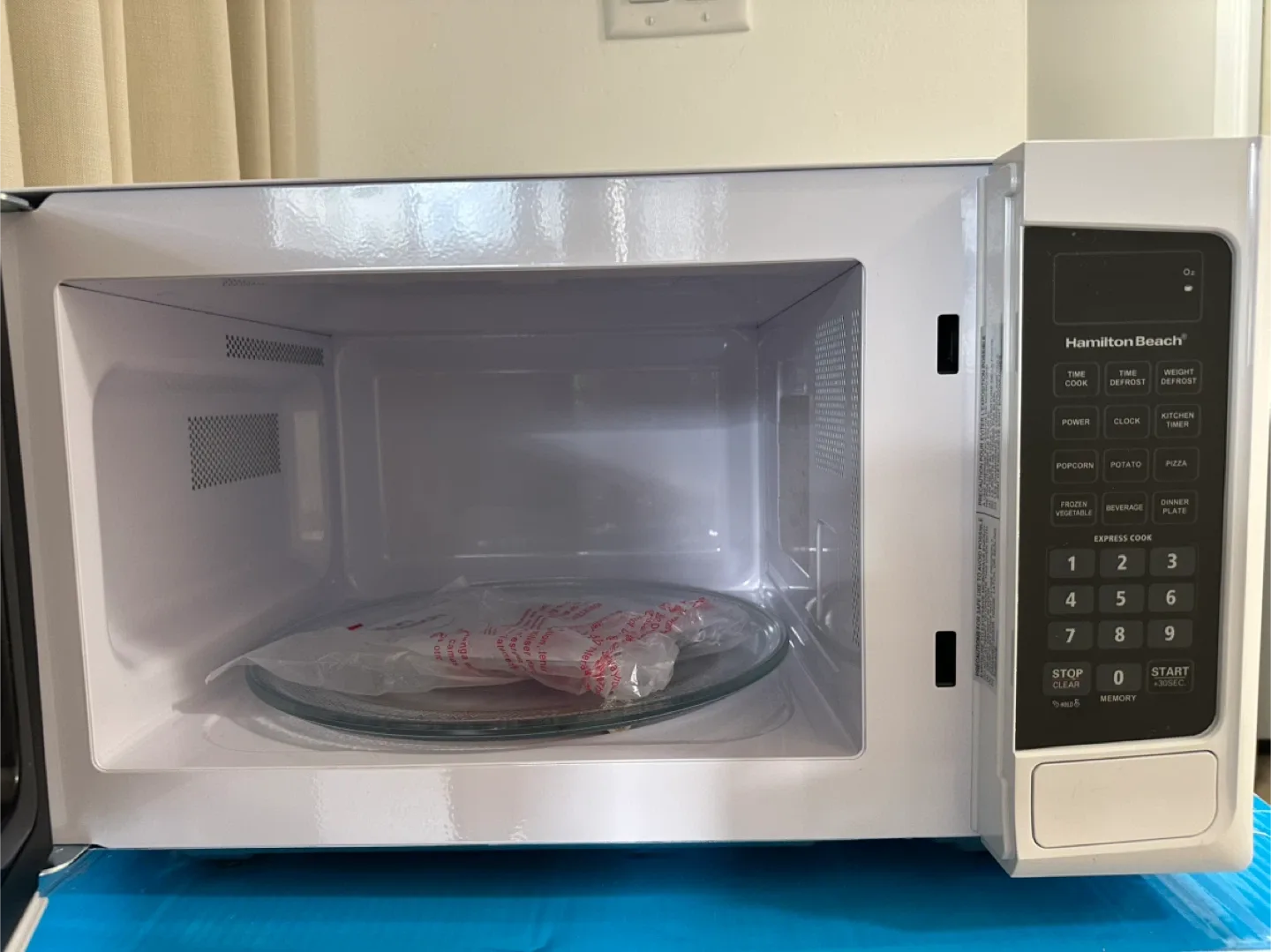 Hamilton Beach Microwave - Like New thumbnail