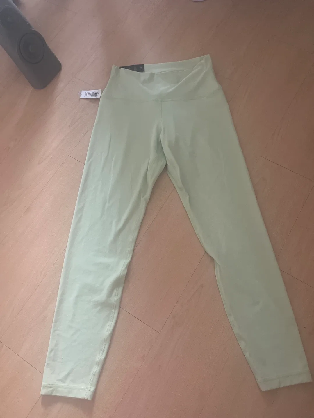 Aritzia TNA Butter High Waisted Leggings, Size 10 thumbnail