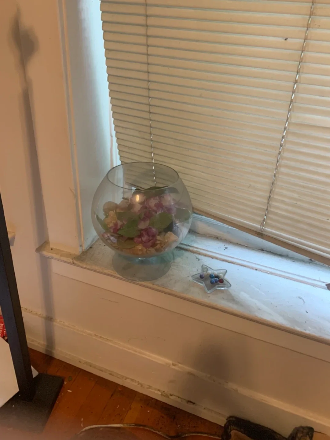 Glass vase thumbnail