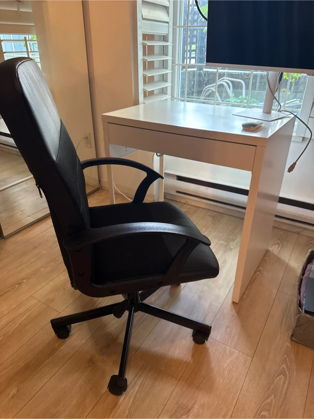 Black Office Chair thumbnail