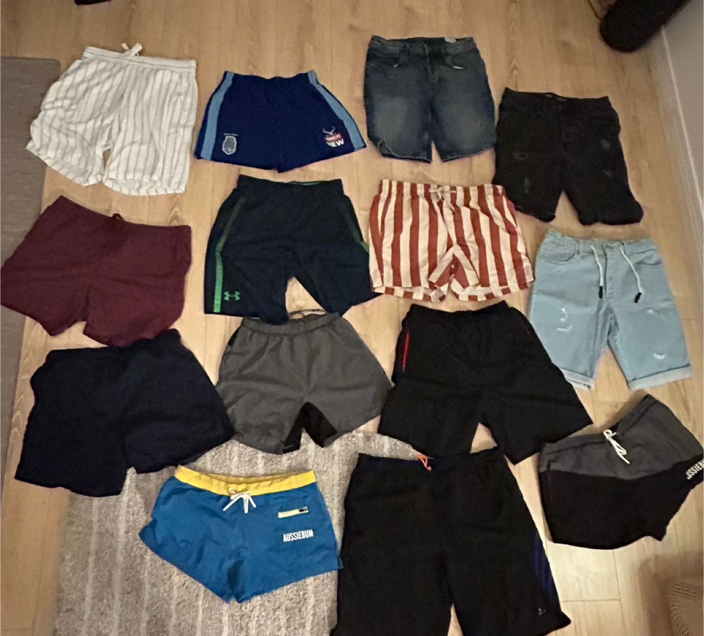 Assorted Men's Shorts - Various Brands & Medium Size thumbnail