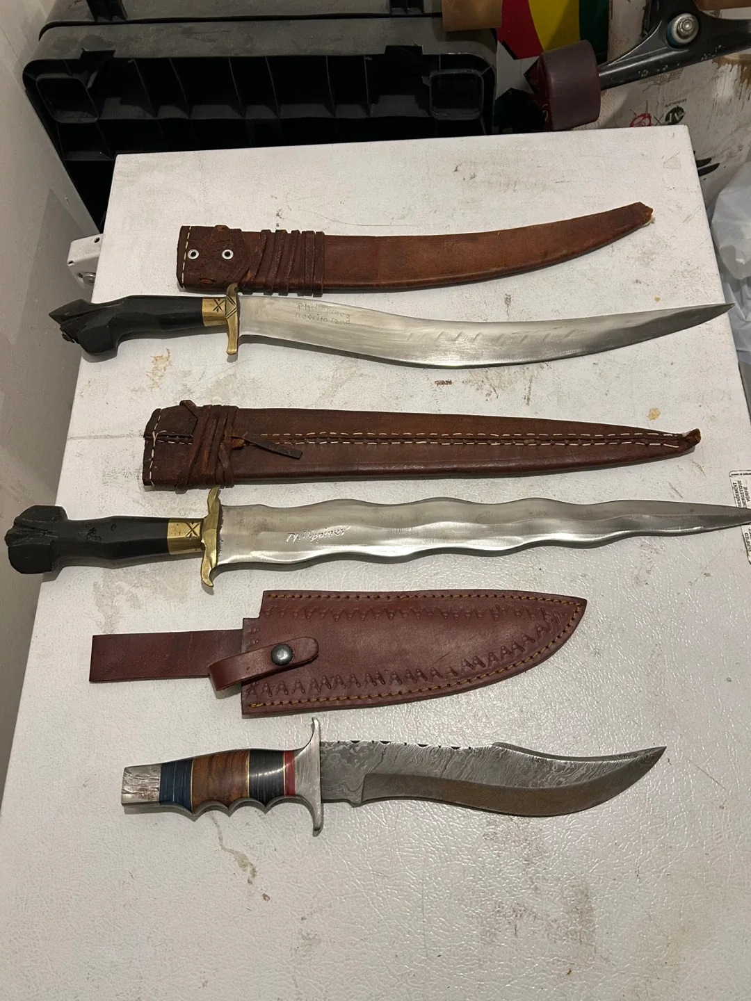 Multiple items for sale image indicator(3)