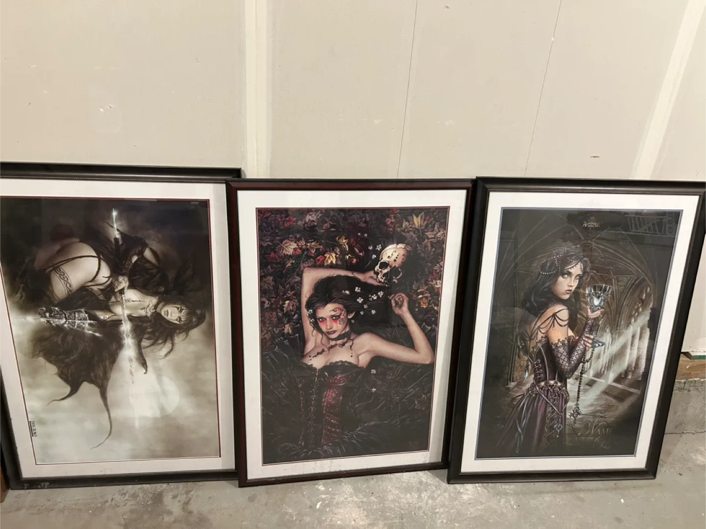 Multiple items for sale image indicator(4)