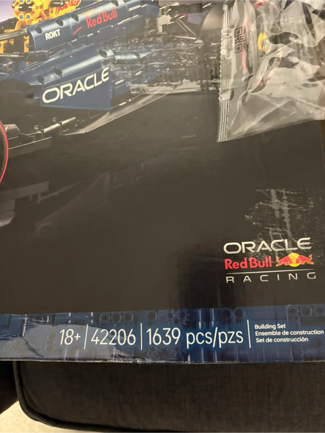 LEGO Technic Red Bull Racing RB18 Formula 1 1639 Pieces image indicator(2)