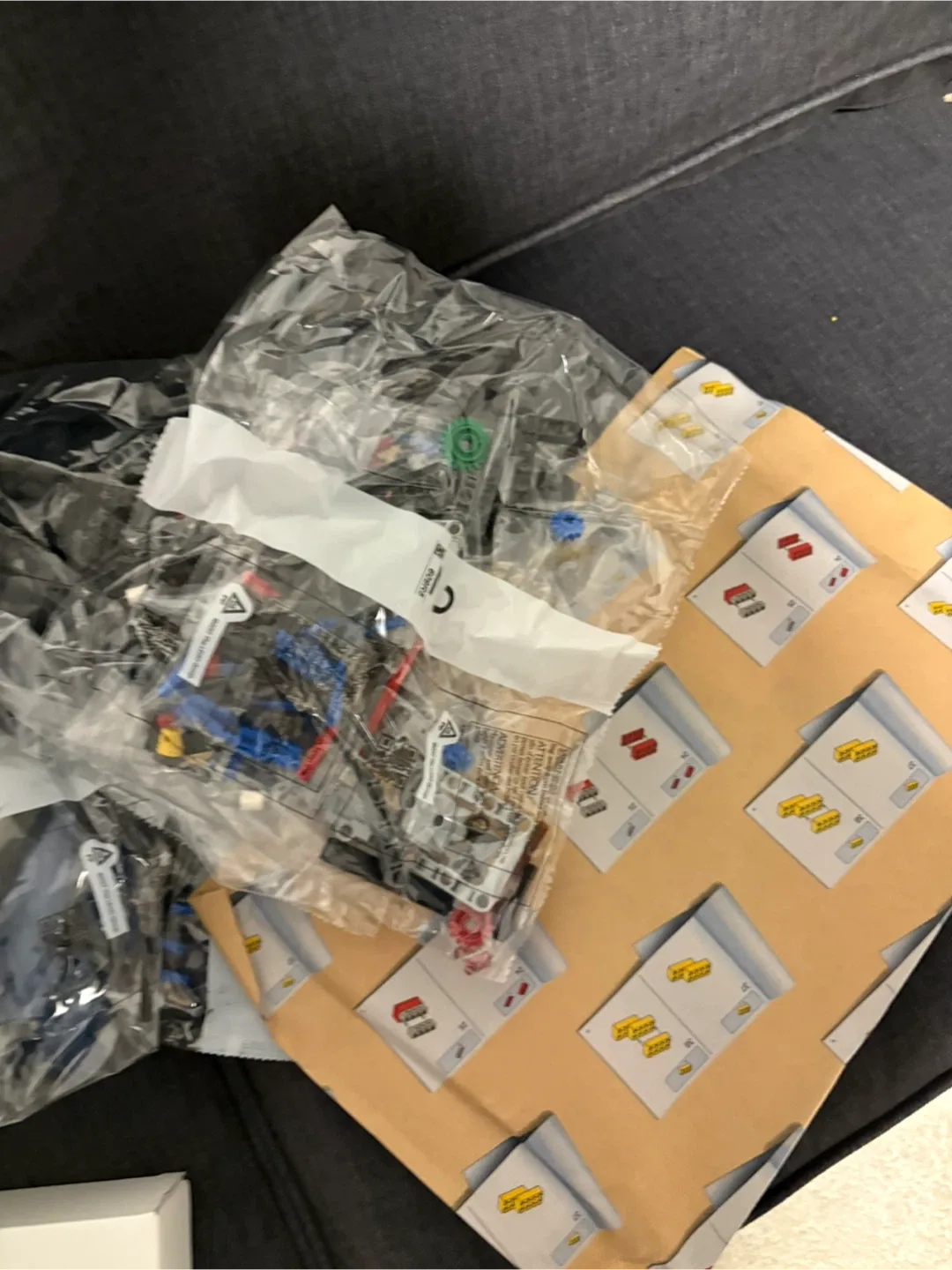 LEGO Technic Red Bull Racing RB18 Formula 1 1639 Pieces image indicator(5)