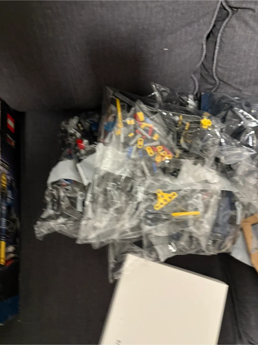 LEGO Technic Red Bull Racing RB18 Formula 1 1639 Pieces image indicator(7)