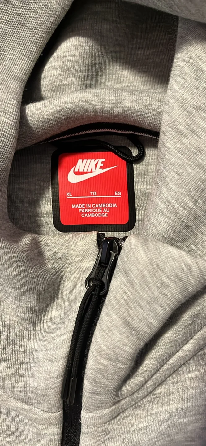 Nike Tech Fleece Hoodie - Grey, XL image indicator(3)