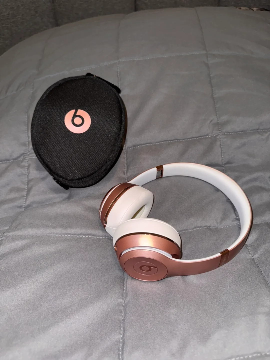 Beats Solo3 Wireless Headphones - Rose Gold thumbnail