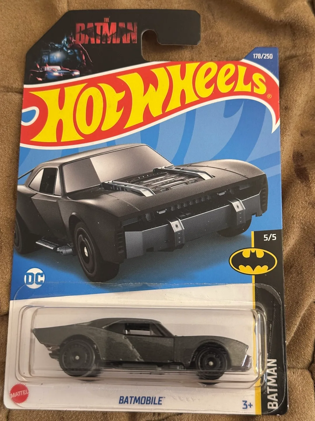 Hot Wheels The Batman Batmobile set image indicator(3)
