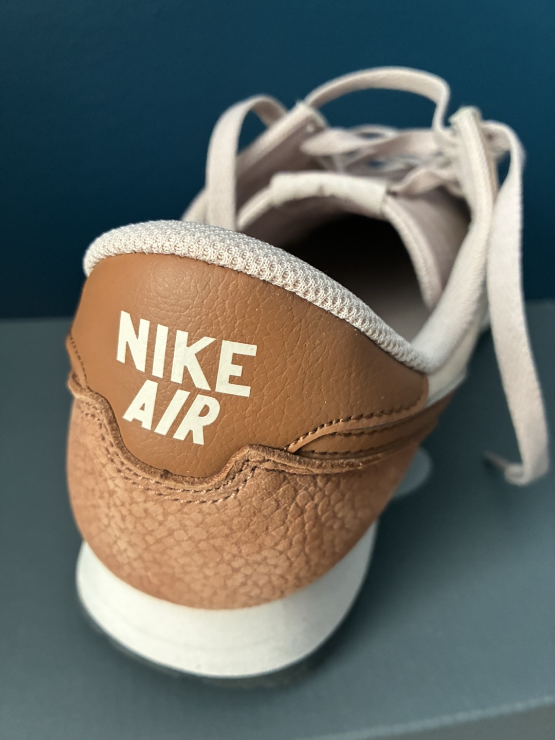 Nike Air Vintage Shoes - photo 2