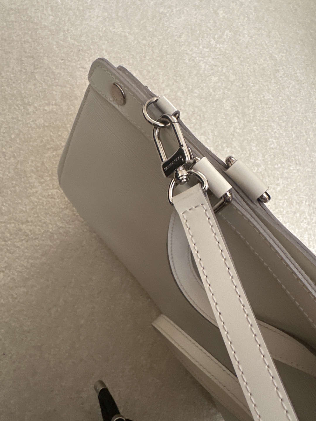 Louis Vuitton Epi Leather Pont-Neuf PM - photo 2