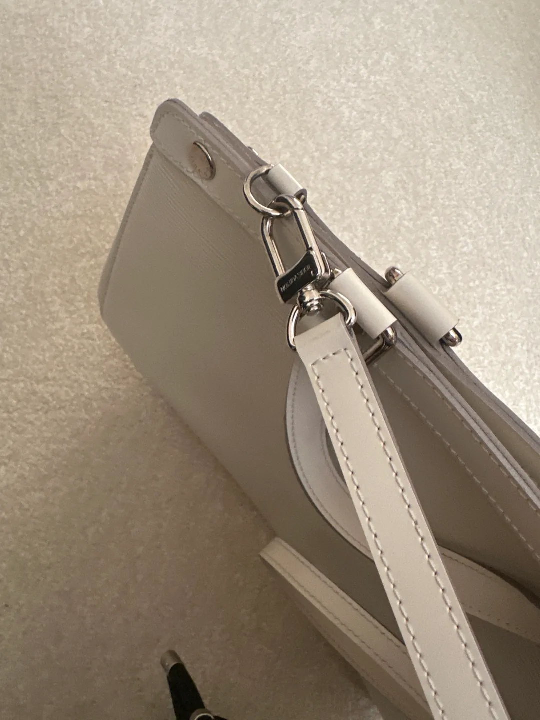 Louis Vuitton Epi Leather Pont-Neuf PM image indicator(2)