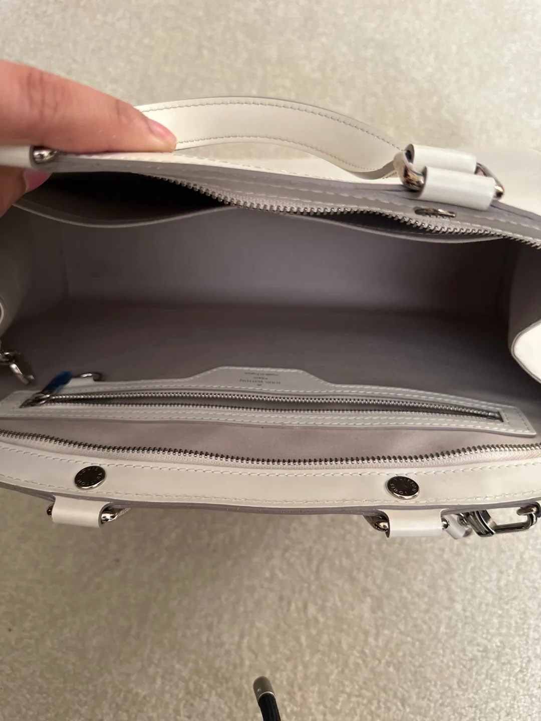 Louis Vuitton Epi Leather Pont-Neuf PM image indicator(3)